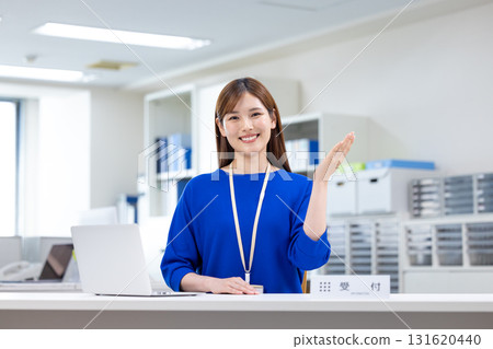 女接待員的肖像 女接待員的肖像 131620440