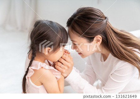 Mom and Girl 131621649