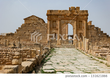 Arch of Antoninus Pius in Roman ancient city Sufetula in Sbeitla, Tunisia 131621866