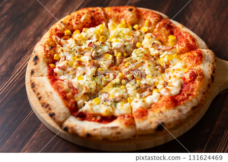 Bacon and potato pizza 131624469