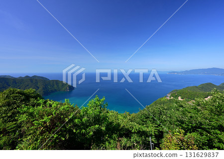View of the Sea of Japan from the Mikata Five Lakes Rainbow Line Summit Park (Mihama Town, Mikata District, Fukui Prefecture) 131629837