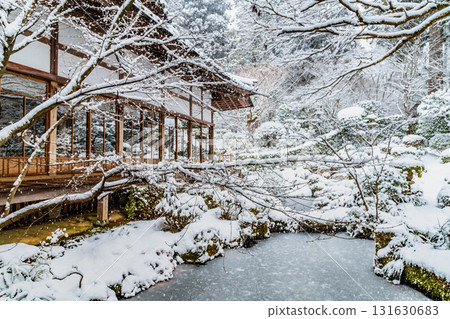 Snow-covered Sanzen-in Temple, Jyuhekien, Ohara, Kyoto 131630683