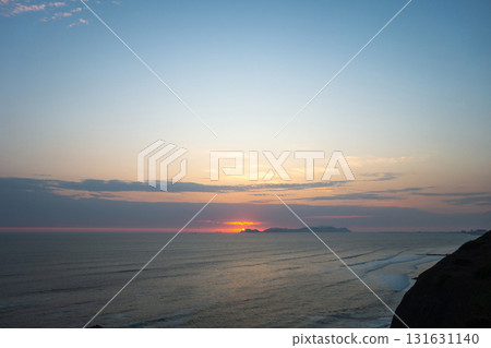 Sunset over the bay and Isla San Lorenzo in Lima, Peru Sunset over the bay and Isla San Lorenzo in Lima, Peru 131631140