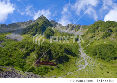 從北阿爾卑斯山唐澤看到的北穗高山和唐澤小屋 131633108