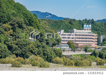 從濱松市（靜岡縣）河岸眺望天龍鈴懸醫院 131633412