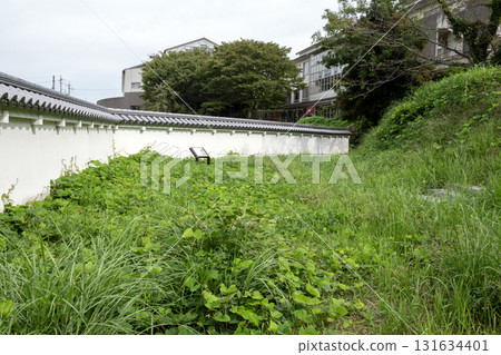 伊勢龜山城遺址：二之丸城牆與復原的土牆 131634401