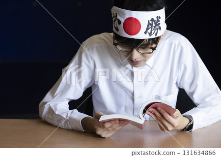 學習的高中生 131634866