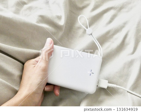 白色手機電池 白色手機電池 131634919