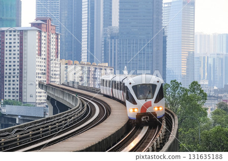 輕軌貫穿吉隆坡市中心 131635188