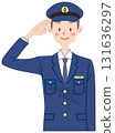 敬禮的警察插圖 131636297