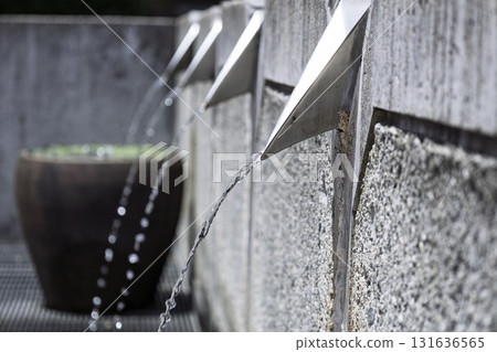 水從物體流出 131636565