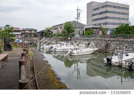 Kuwana Castle: Remains of the outer moat remaining in the town 131636605