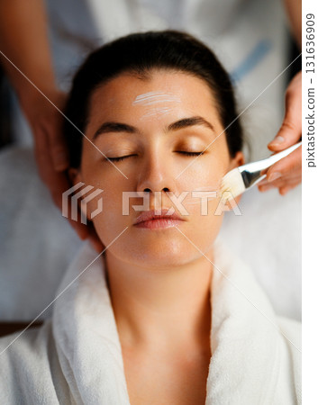 Cosmetologist at work 131636909