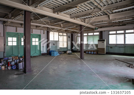 拆除後的工廠內部 131637105
