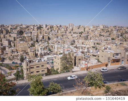 [Jordan] A streetscape of densely packed stone houses seen from Amman Citadel in downtown Amman, the capital 131640419
