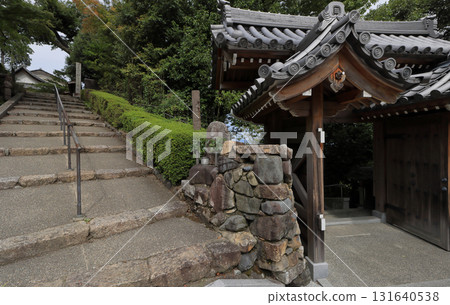 西國三十三觀音寺中第20座寺廟－善寶寺東門及山門的斜坡 131640538