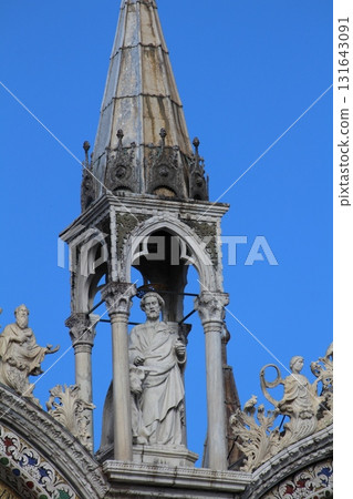 Sculptures on the facade of St. Mark's Basilica, Venice, Italy Sculptures on the facade of St. Mark's Basilica, Venice, Italy 131643091
