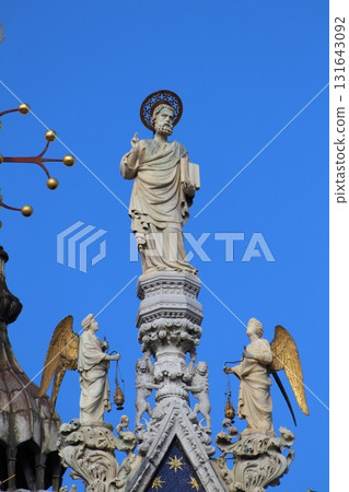 Sculptures on the facade of St. Mark's Basilica, Venice, Italy Sculptures on the facade of St. Mark's Basilica, Venice, Italy 131643092