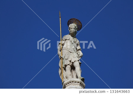 義大利威尼斯聖馬可大教堂正面的雕塑 131643663