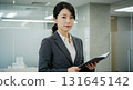 有文件的女商人 131645142