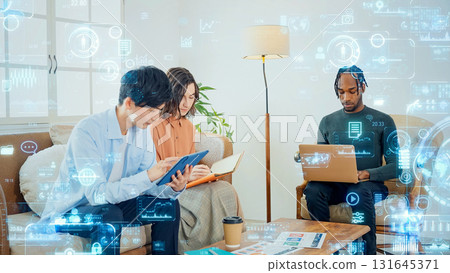 跨國人士在辦公室和數位科技中開會 131645371