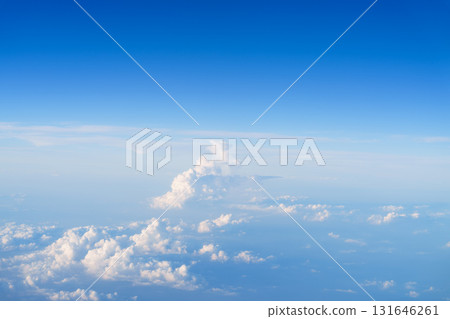 雲層之上俯瞰藍天白雲 131646261