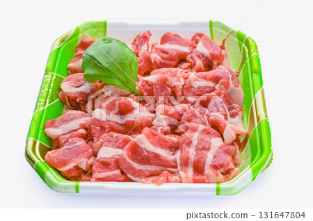Thinly sliced pork shoulder loin 131647804