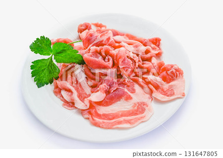 Thinly sliced pork shoulder loin 131647805