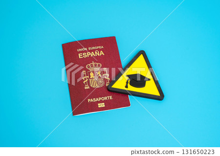 Studying in Spanish universities. Students studying in other countries. Exchange students, academic mobility and global learning opportunities. Foreign education, study programs. Studying in Spanish universities. Students studying in other countries. Exchange students, academic mobility and global learning opportunities. Foreign education, study programs. 131650223