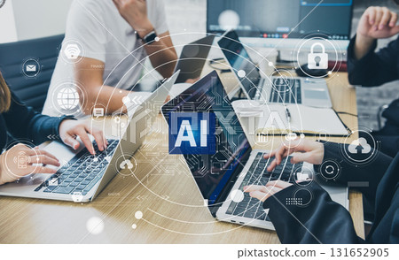 A team meeting for companies promoting the use of AI in business and the introduction of digital transformation 131652905