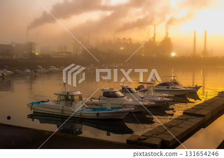 Taketoyo Port and the factory shrouded in morning mist Taketoyo Port and the factory shrouded in morning mist 131654246