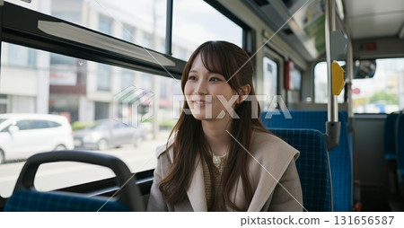 搭公車的女人 搭公車的女人 131656587