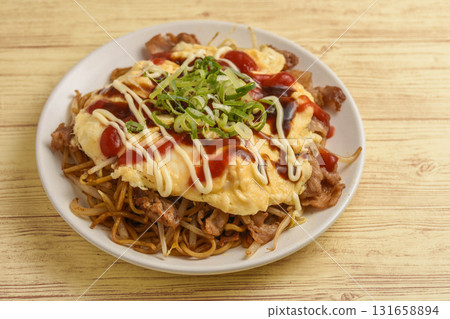 Fluffy egg omelette 131658894