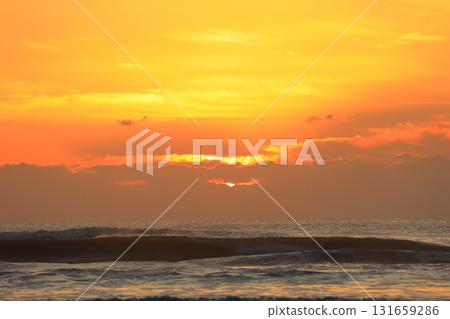 Sunrise scenery from Kujukuri beach 131659286