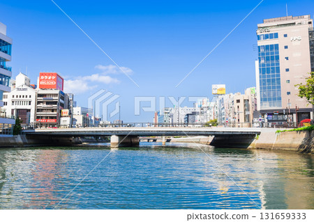 福岡:從那珂川眺望中洲和天神 福岡:從那珂川眺望中洲和天神 131659333