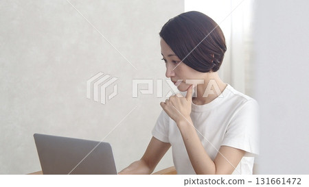 Computer work woman 131661472