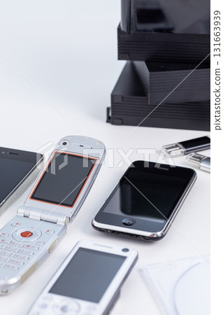 翻蓋手機、USB 和硬碟 131663939