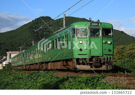 [JR West] 113 series 5300 (Maizuru Line: Nishi-Maizuru to Higashi-Maizuru) 131665722