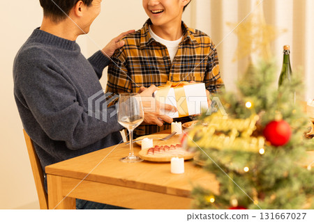 家庭舉辦聖誕聚會 家庭舉辦聖誕聚會 131667027