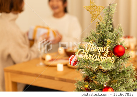 家庭舉辦聖誕聚會 131667032