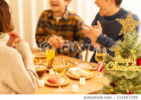 家庭舉辦聖誕聚會 家庭舉辦聖誕聚會 131667298