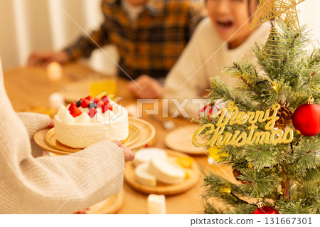 家庭舉辦聖誕聚會 家庭舉辦聖誕聚會 131667301