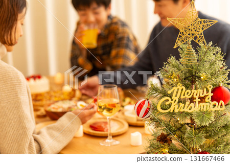 家庭舉辦聖誕聚會 131667466