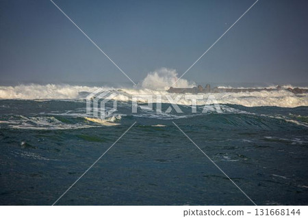 Rising sea of the Japan Sea 131668144