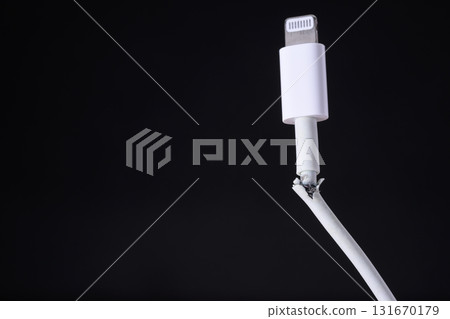 電纜斷裂 電纜斷裂 131670179
