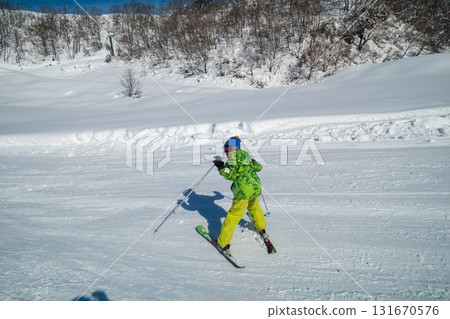 skiing, younger, brat 131670576