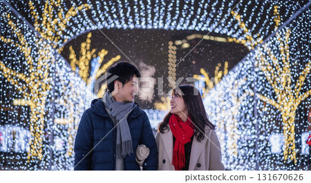 Lovers watching the illuminations 131670626