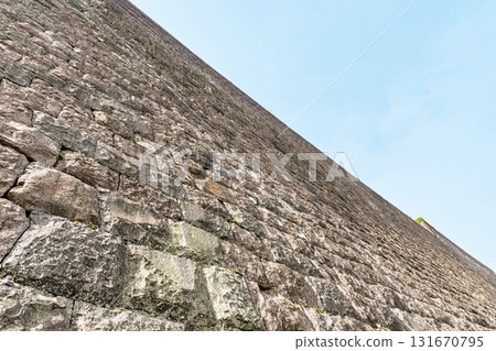 Castle stone wall (close-up image) 131670795