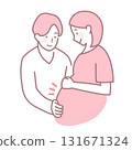 一對夫婦將手放在肚子上並感受胎動的插圖 131671324