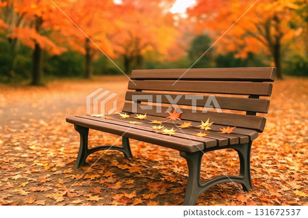 秋天的公園長椅和秋葉風景。落葉的靜謐背景素材。 131672537